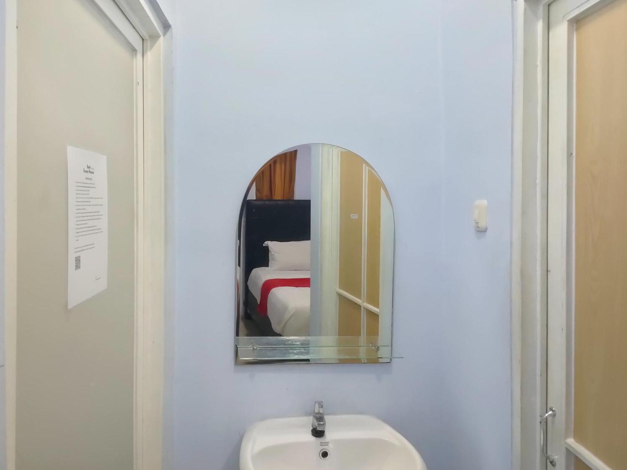 Reddoorz Syariah Near Stasiun Wates Hotel Wates  Екстериор снимка
