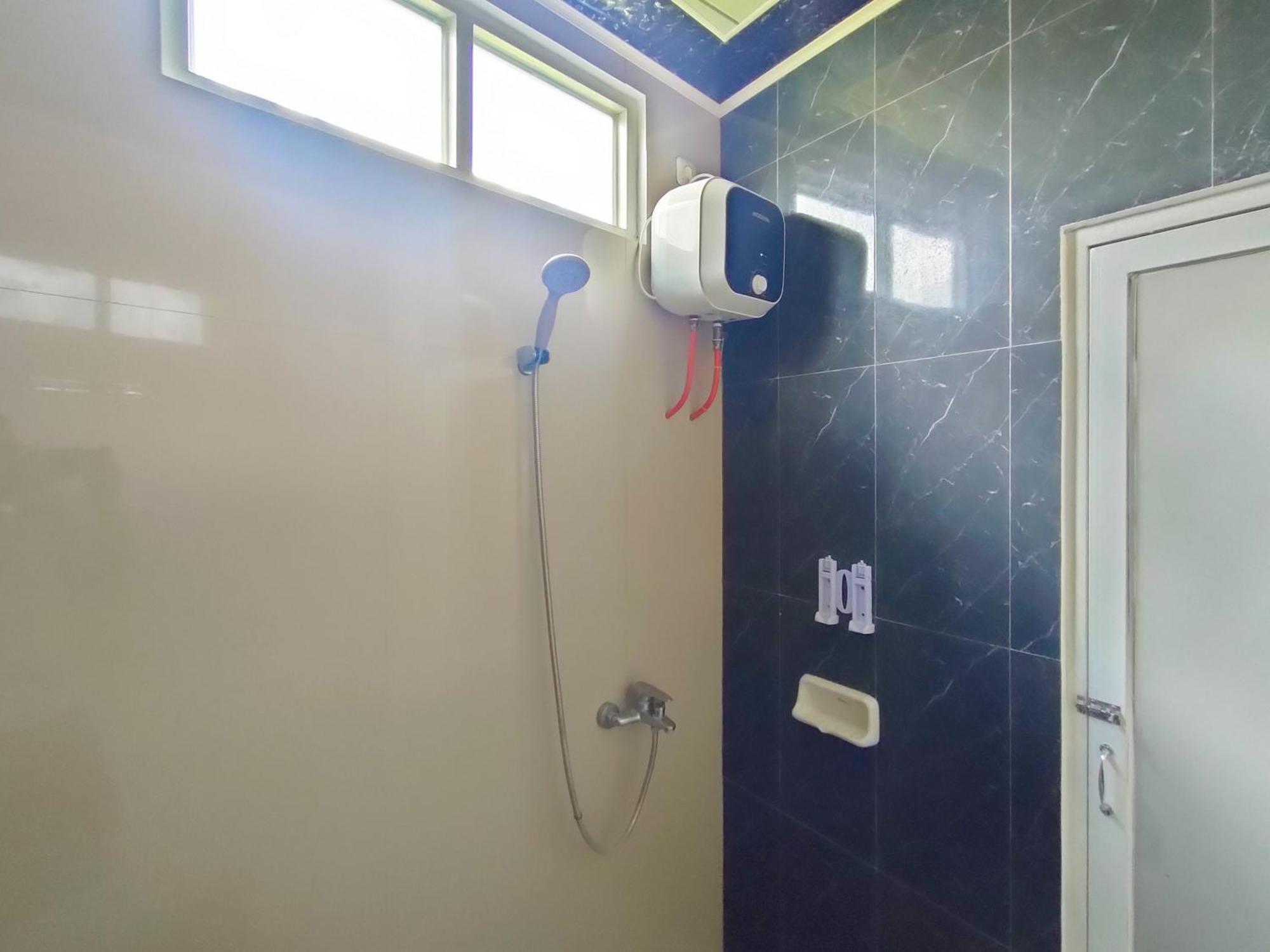 Reddoorz Syariah Near Stasiun Wates Hotel Wates  Екстериор снимка