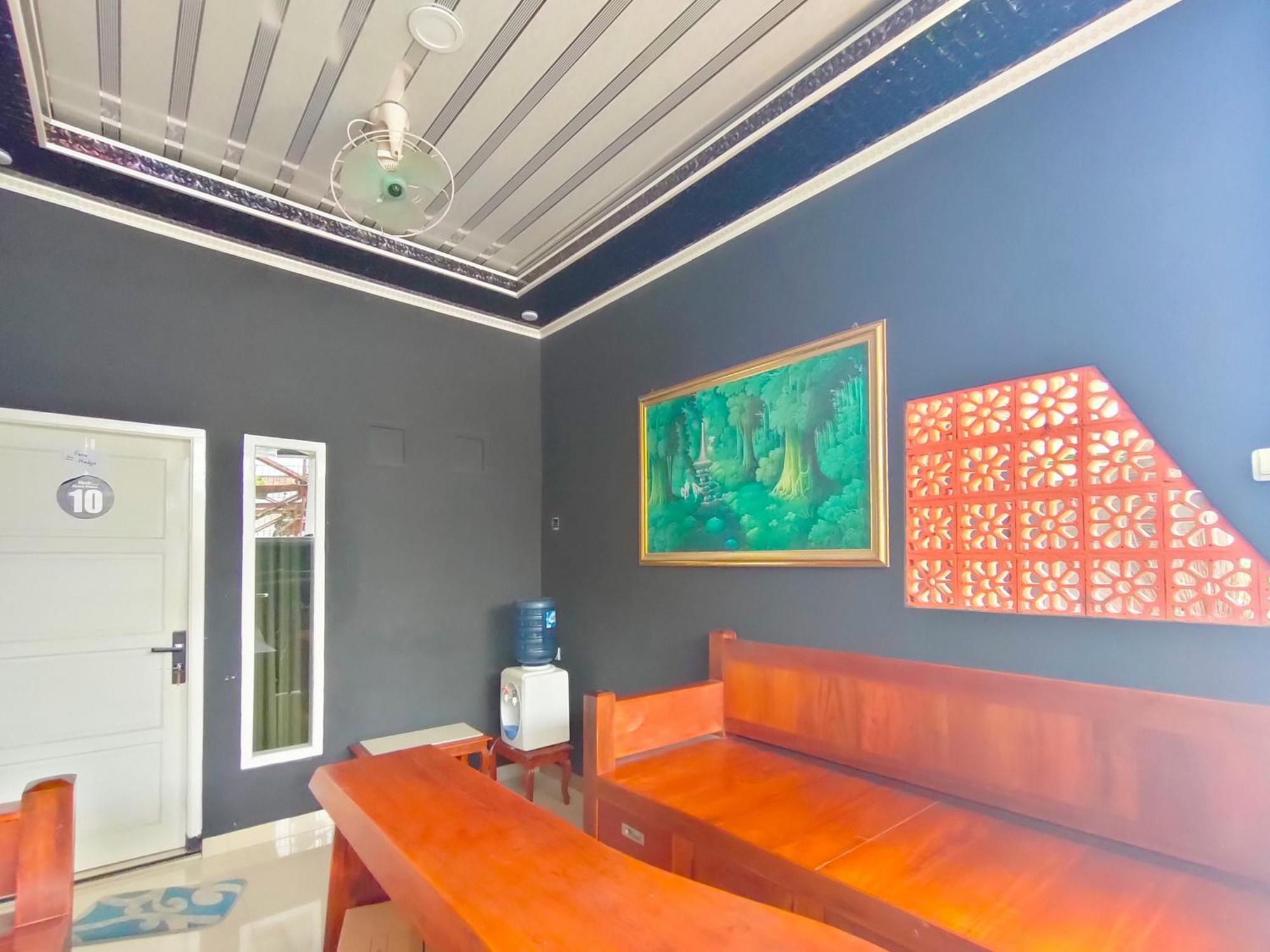 Reddoorz Syariah Near Stasiun Wates Hotel Wates  Екстериор снимка