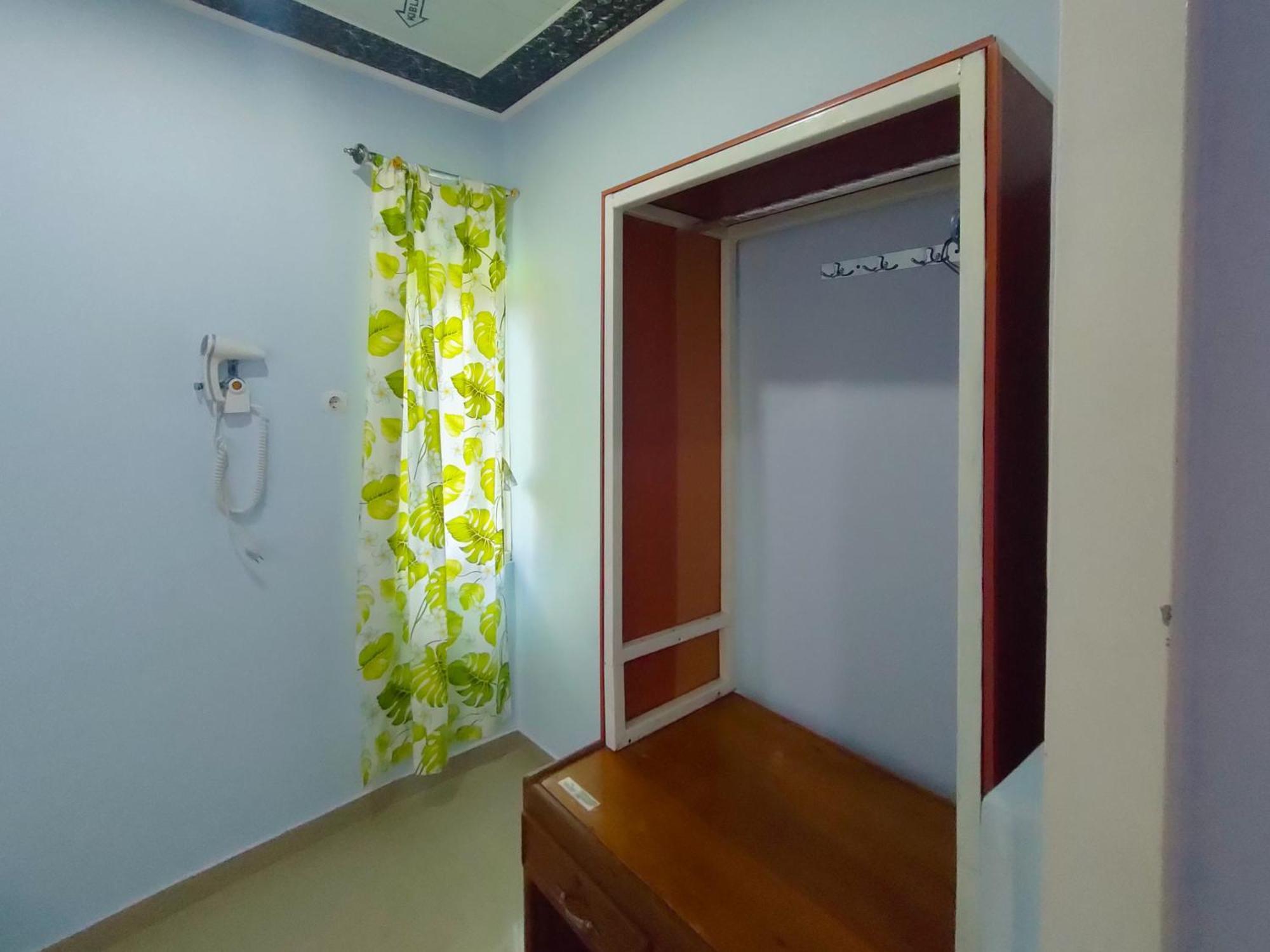 Reddoorz Syariah Near Stasiun Wates Hotel Wates  Екстериор снимка